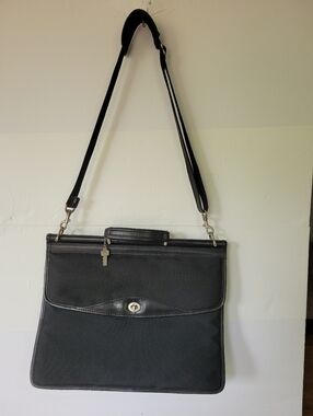 Jack Georges Classic Black Men's Shoulder Bag - Sleek Professional Carry